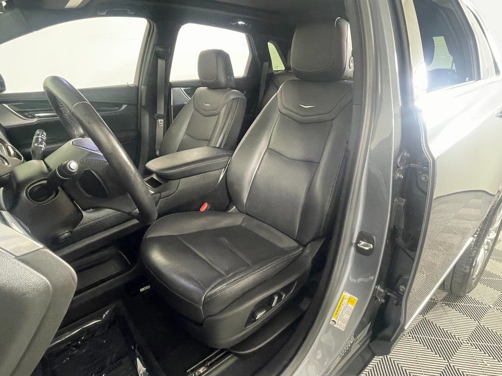 Used 2021 Cadillac XT5 Premium Luxury w/ LPO, Floor Liner Package image 24