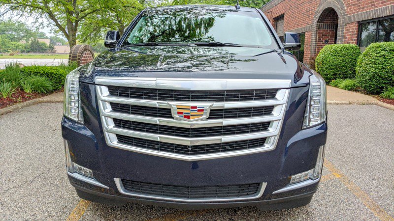 Used 2020 Cadillac Escalade ESV Luxury image 2