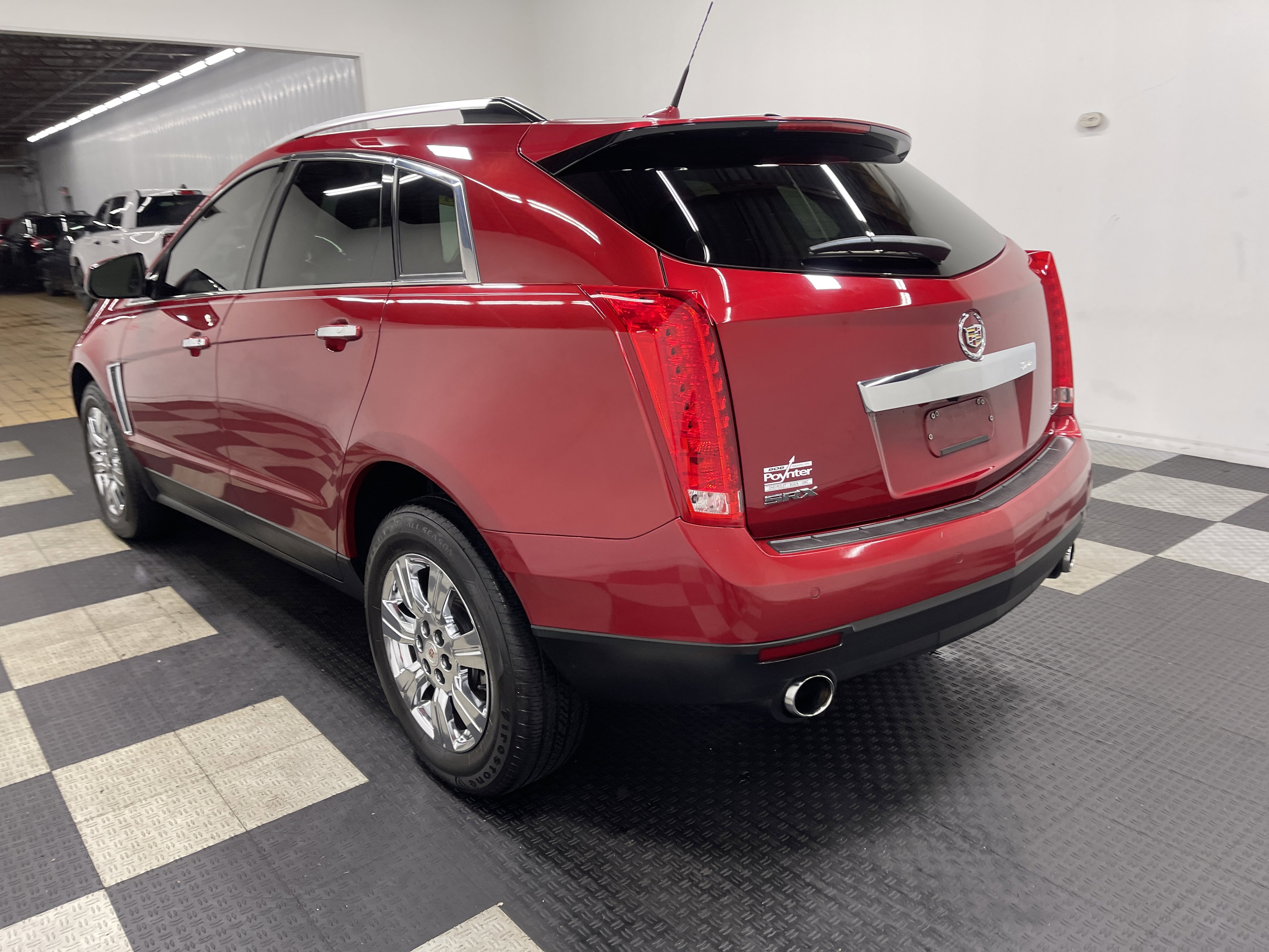 Used 2014 Cadillac SRX Luxury w/ Driver Awareness Package FWD image 2