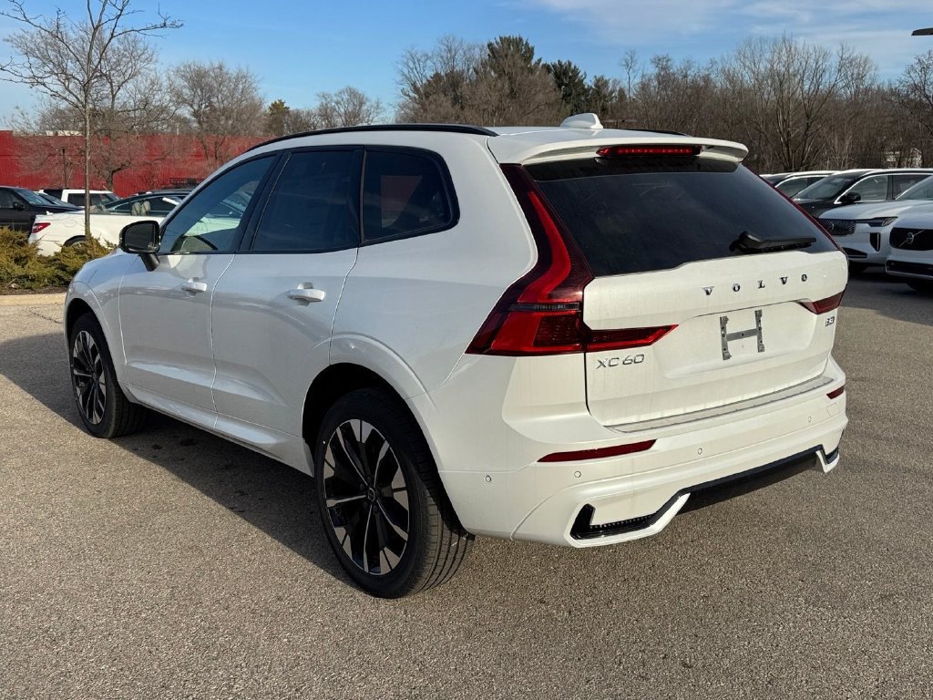 Used 2026 Volvo XC60 B5 Plus w/ Protection Package Premier AWD/4WD image 3