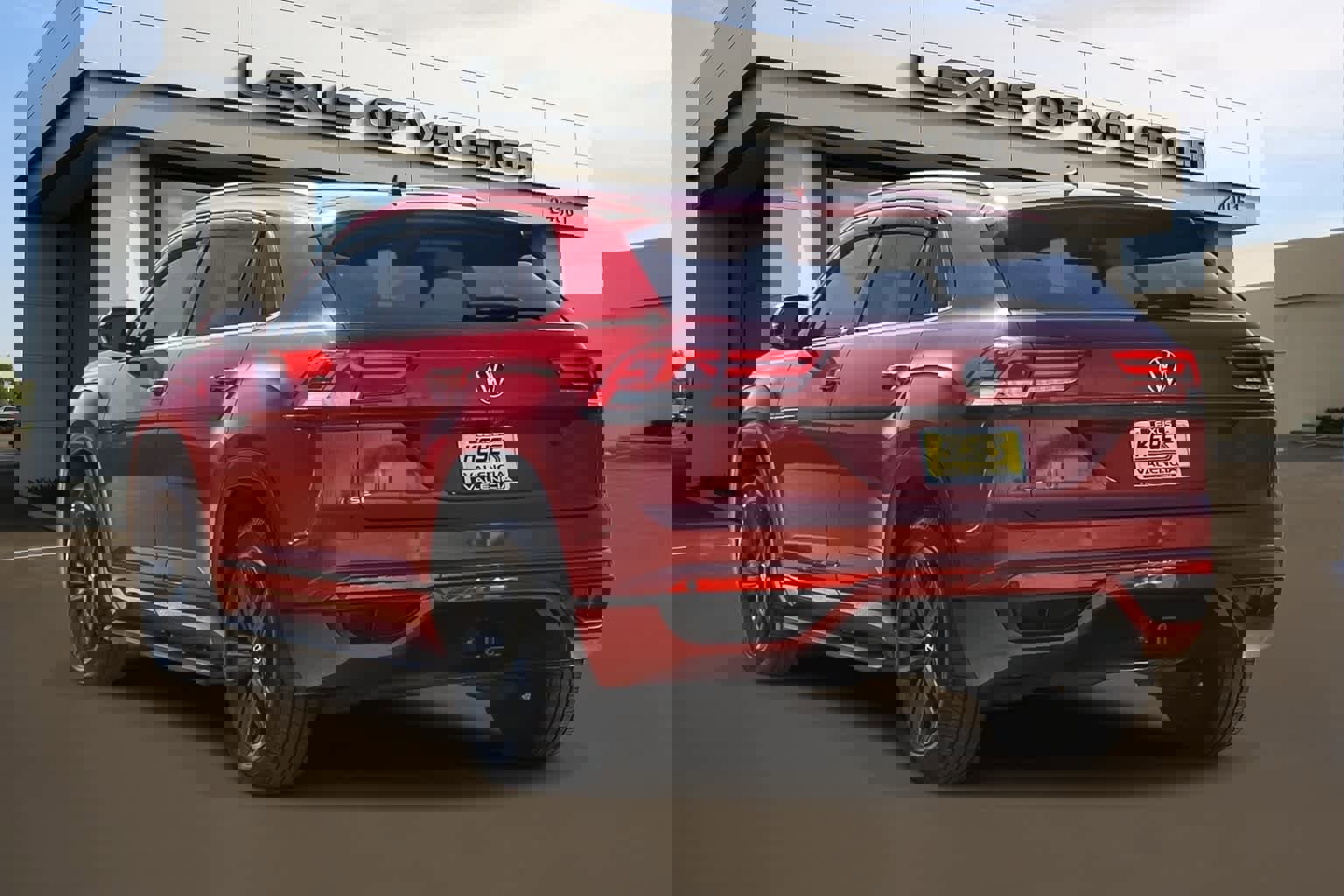 Used 2020 Volkswagen Atlas Cross Sport SE w/ Panoramic Sunroof Package image 2