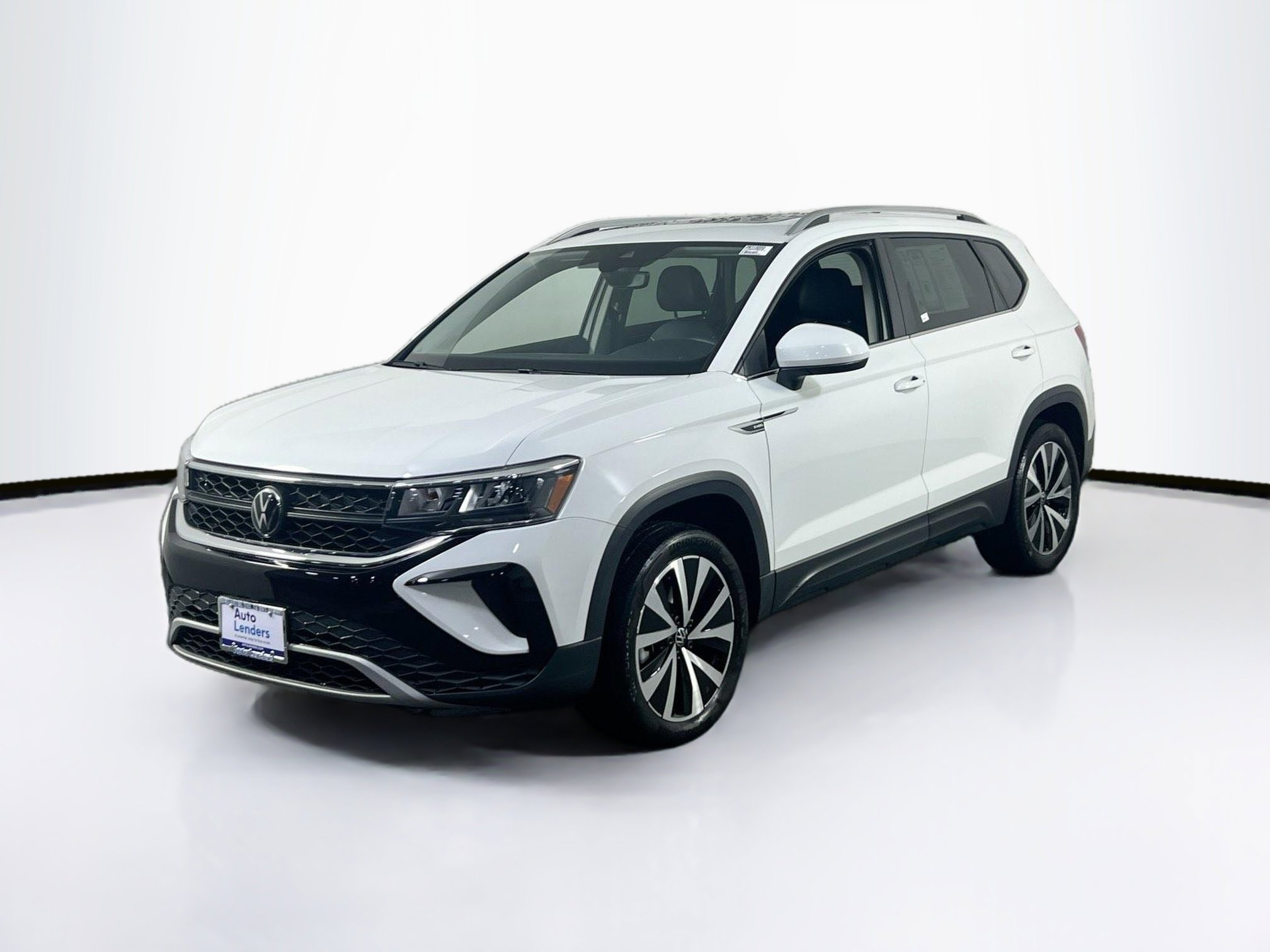 Used 2023 Volkswagen Taos SE AWD/4WD image 1
