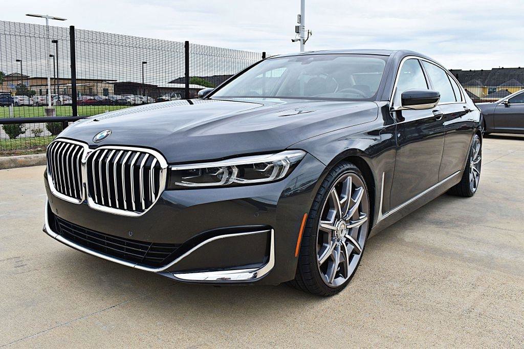Used 2022 BMW 740i RWD image 14