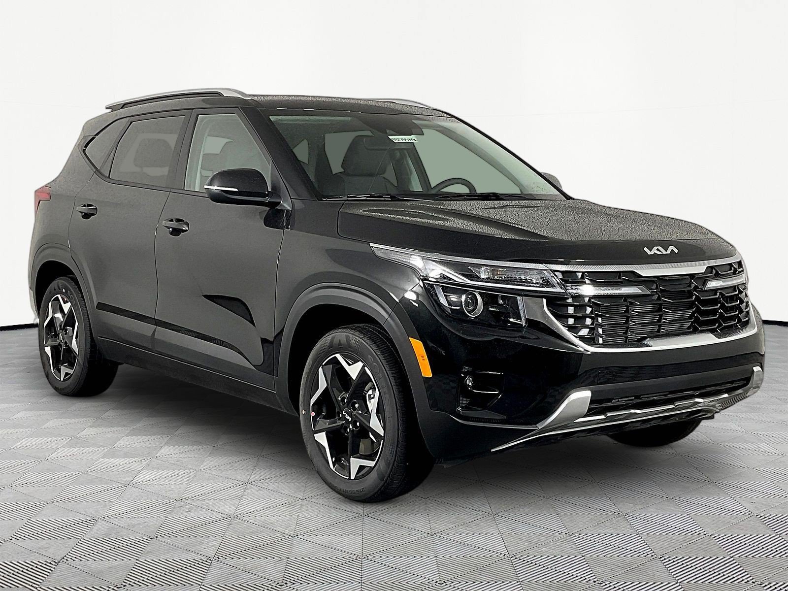 New 2026 Kia Seltos S AWD/4WD image 3
