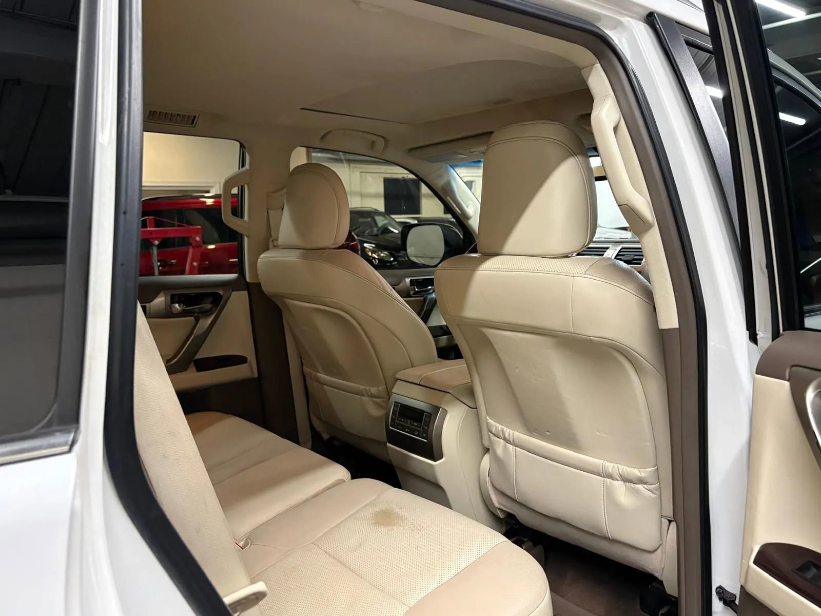 Used 2016 Lexus GX 460 w/ Premium Package image 25