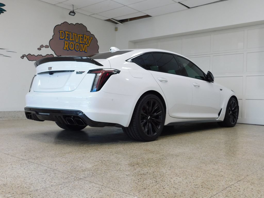 Used 2024 Cadillac CT5 V Blackwing w/ Carbon Fibre Package 2 RWD image 7