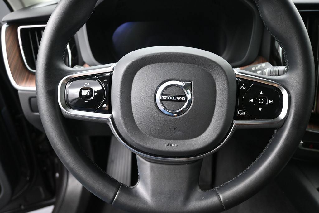 Used 2024 Volvo XC60 B5 Plus AWD/4WD image 10