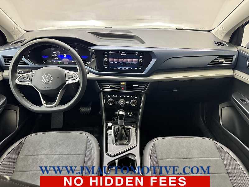 Used 2024 Volkswagen Taos SE FWD image 11