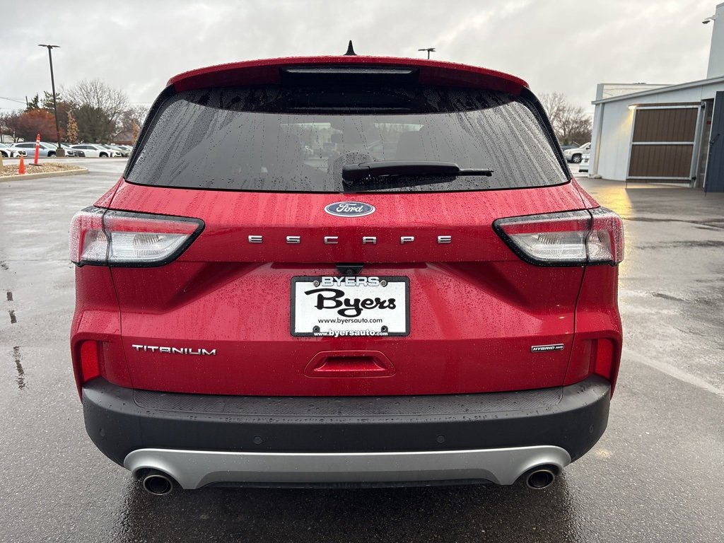 Used 2020 Ford Escape Titanium image 4