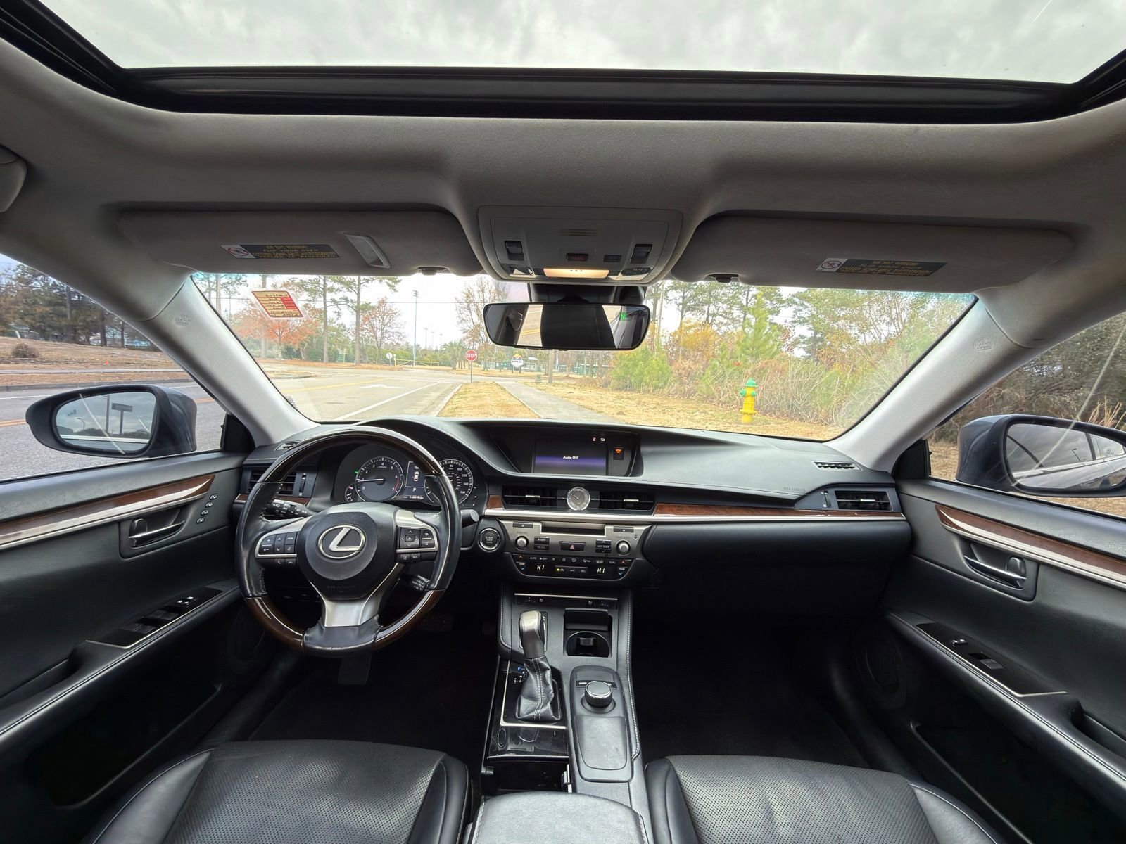 Used 2018 Lexus ES 350 image 2