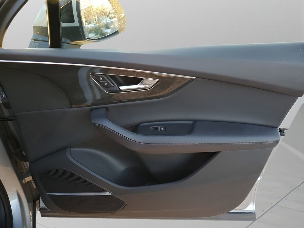 Used 2024 Audi Q7 3.0T Premium Plus image 13