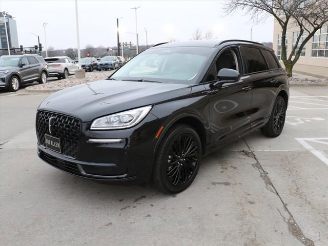 Used 2023 Lincoln Corsair Reserve w/ Jet Appearance Package image 2
