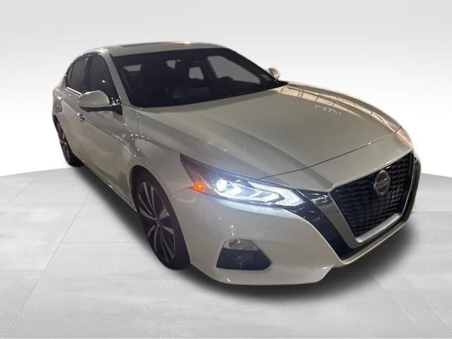 Used 2019 Nissan Altima 2.5 Platinum image 3