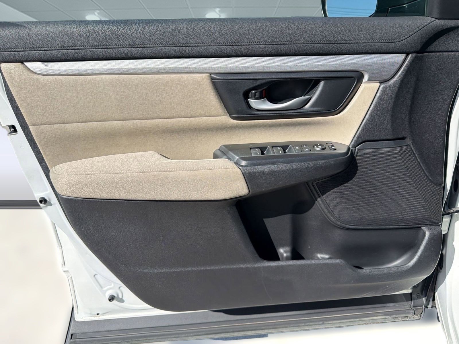 Used 2017 Honda CR-V LX image 19