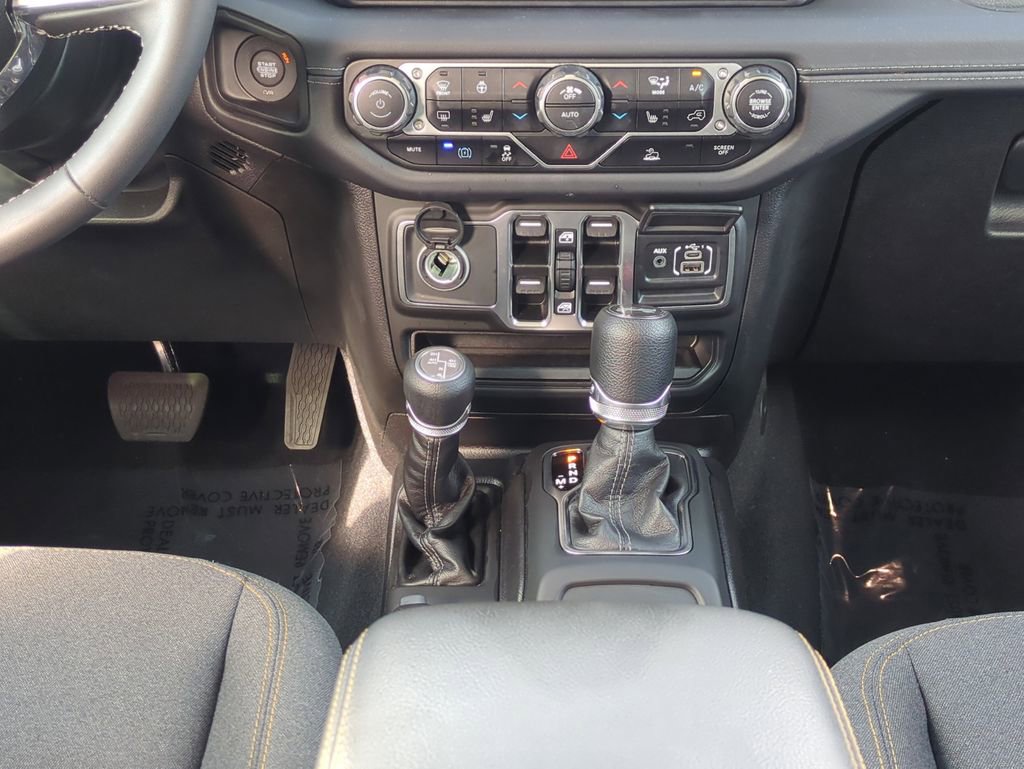 Used 2025 Jeep Wrangler Sahara 4xe image 23