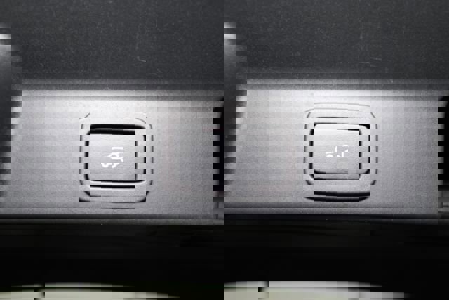 Used 2017 Jaguar F-PACE S image 27