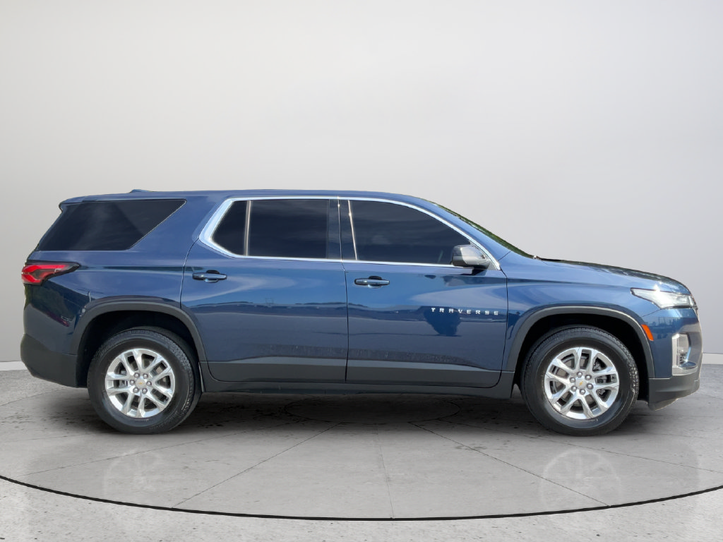 Used 2023 Chevrolet Traverse LS FWD image 9