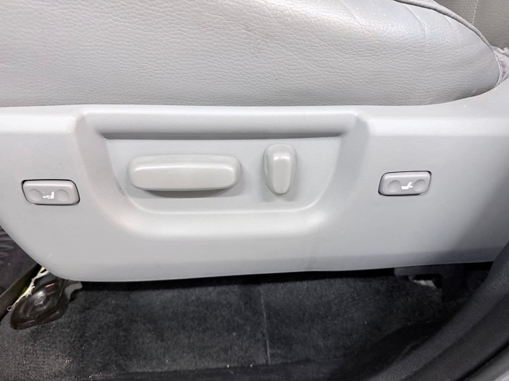Used 2018 Toyota Sequoia Platinum AWD/4WD image 11
