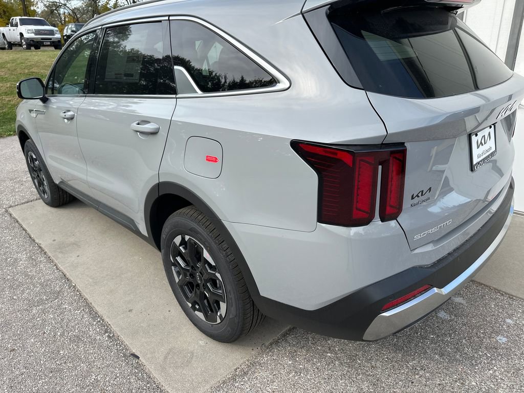New 2026 Kia Sorento S image 8