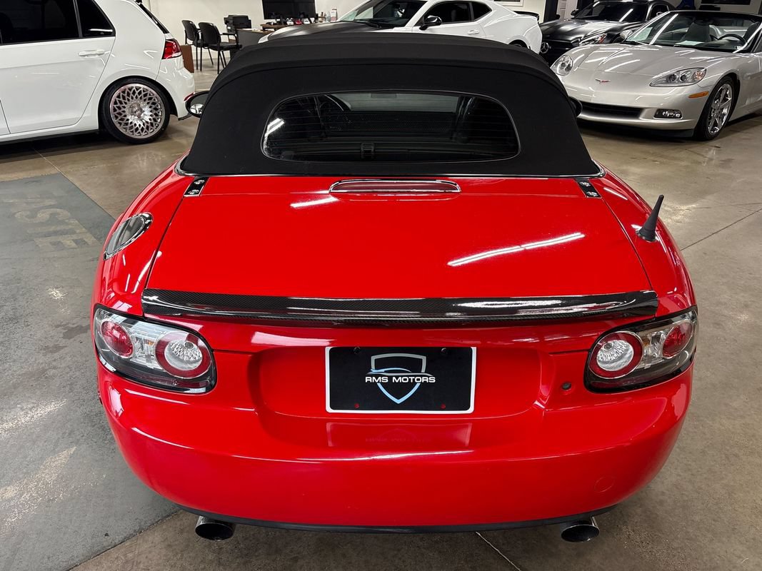Used 2006 MAZDA MX-5 Miata Grand Touring RWD image 12