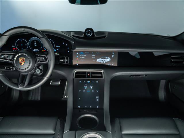 Used 2025 Porsche Taycan 4 Cross Turismo image 18