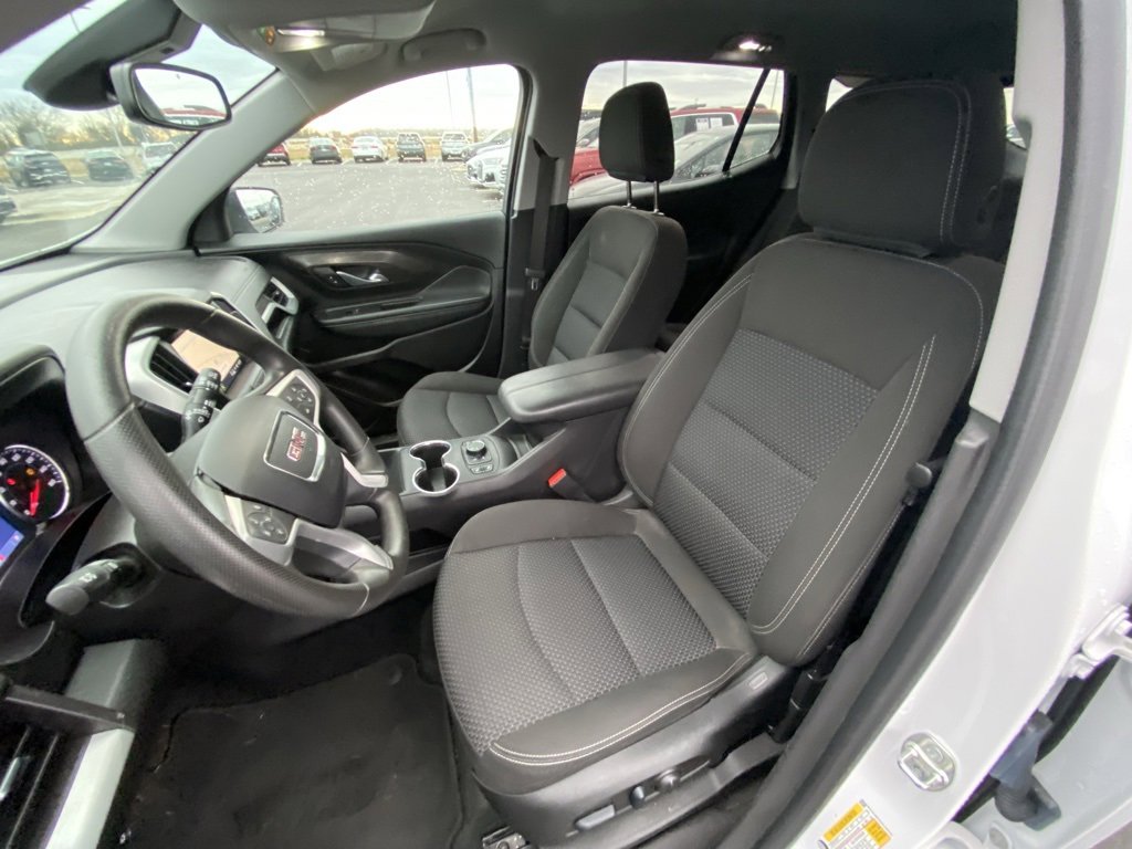 Used 2024 GMC Terrain SLE w/ Driver Convenience Package image 23