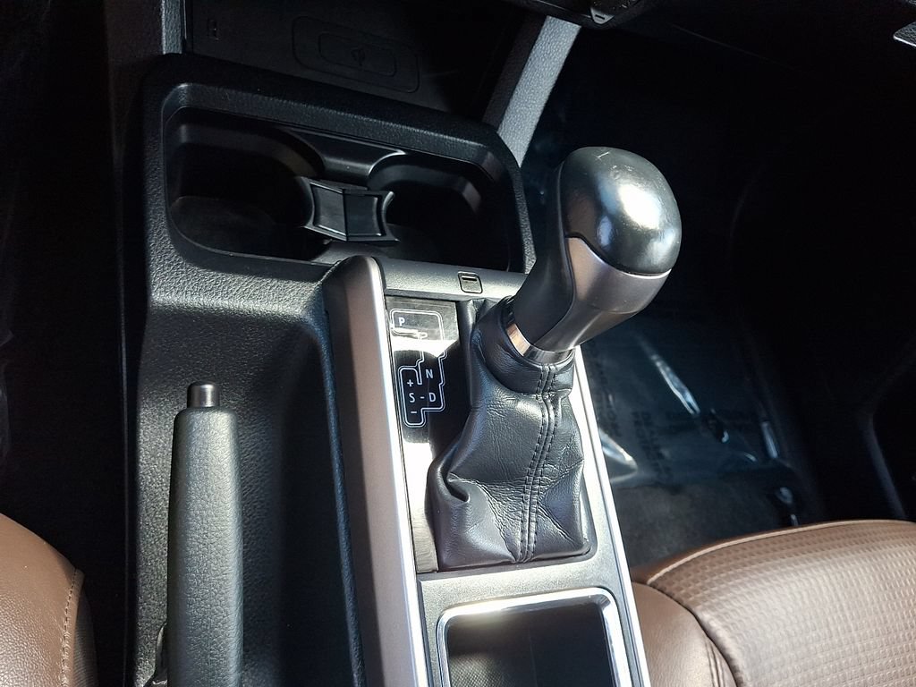 Used 2019 Toyota Tacoma Limited AWD/4WD image 22
