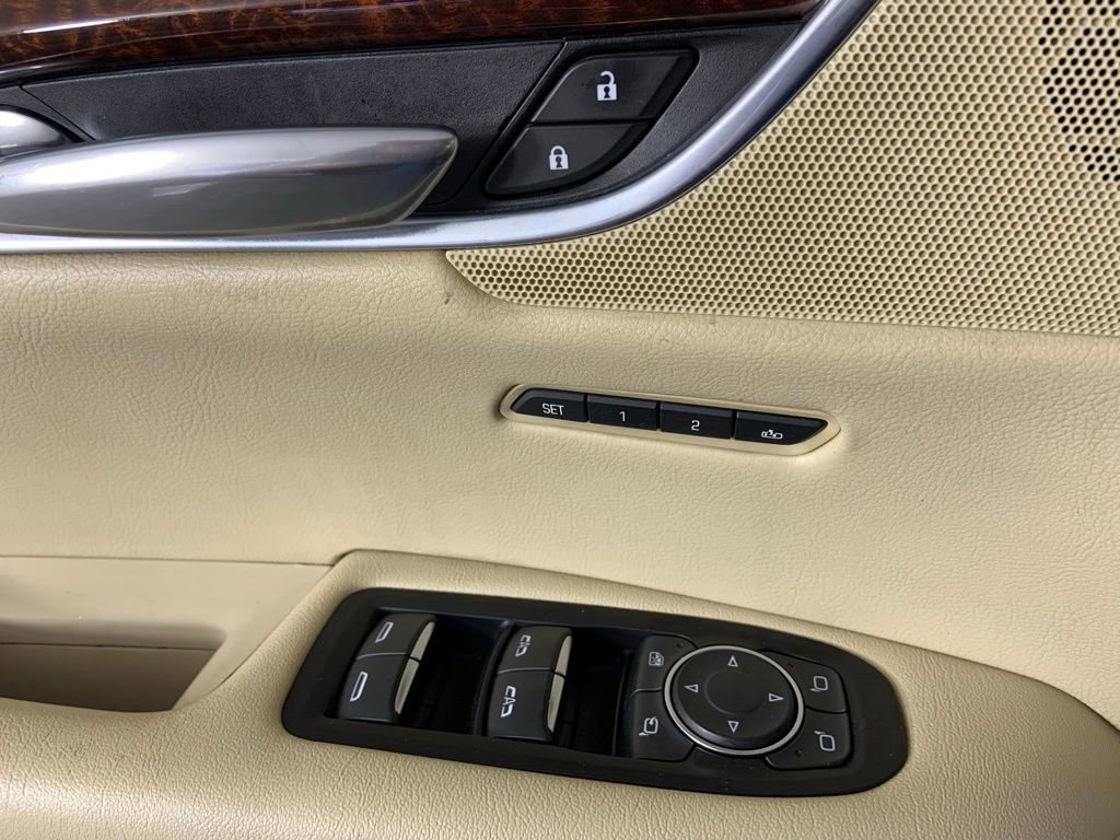 Used 2018 Cadillac XT5 Luxury w/ Driver Awareness Package FWD image 28