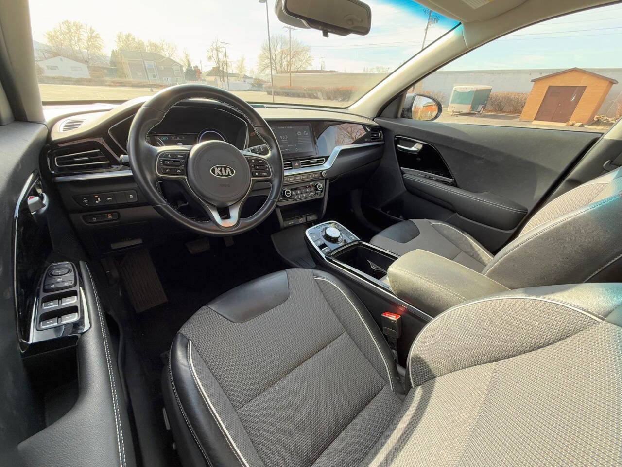 Used 2020 Kia Niro EX image 9