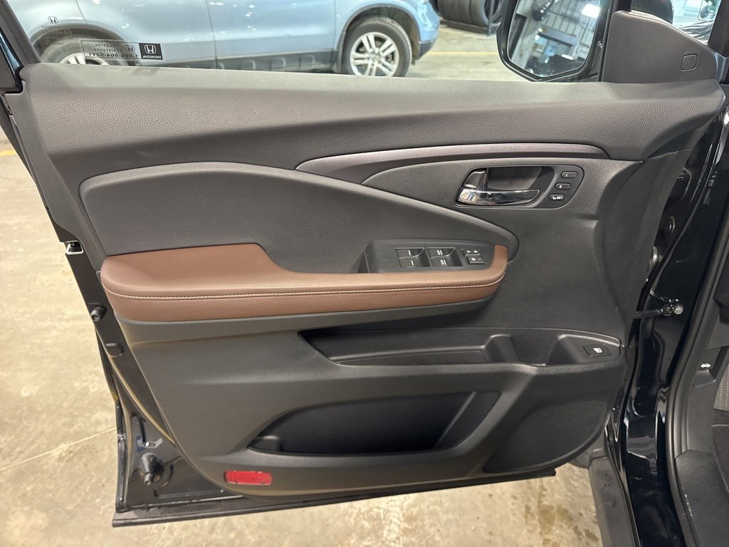 New 2025 Honda Ridgeline RTL image 24