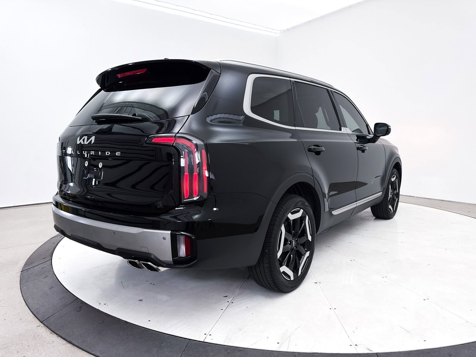 Certified 2024 Kia Telluride EX w/ EX Captain's Chair Package image 19