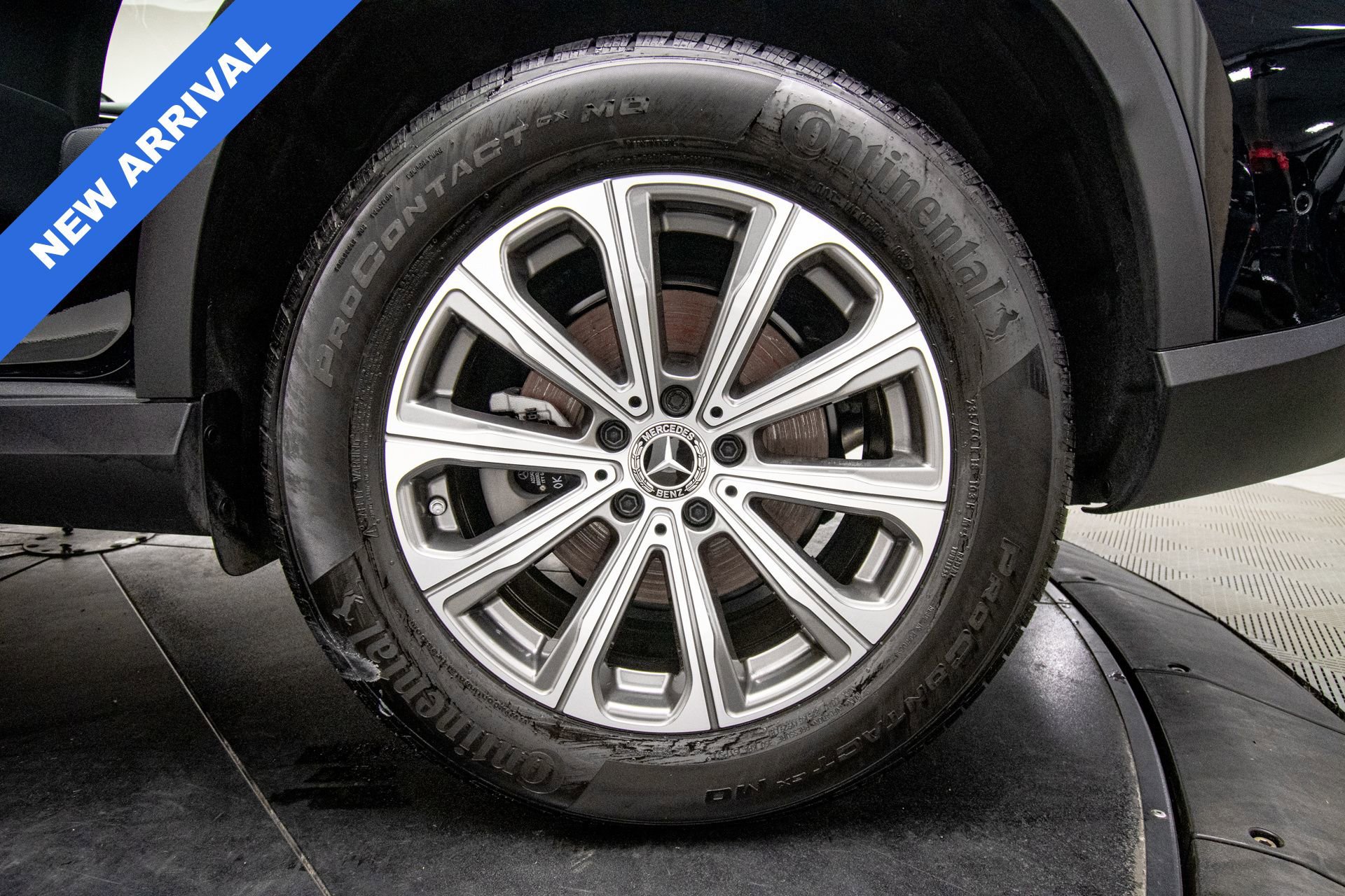 Used 2025 Mercedes-Benz GLC 300 4MATIC image 35