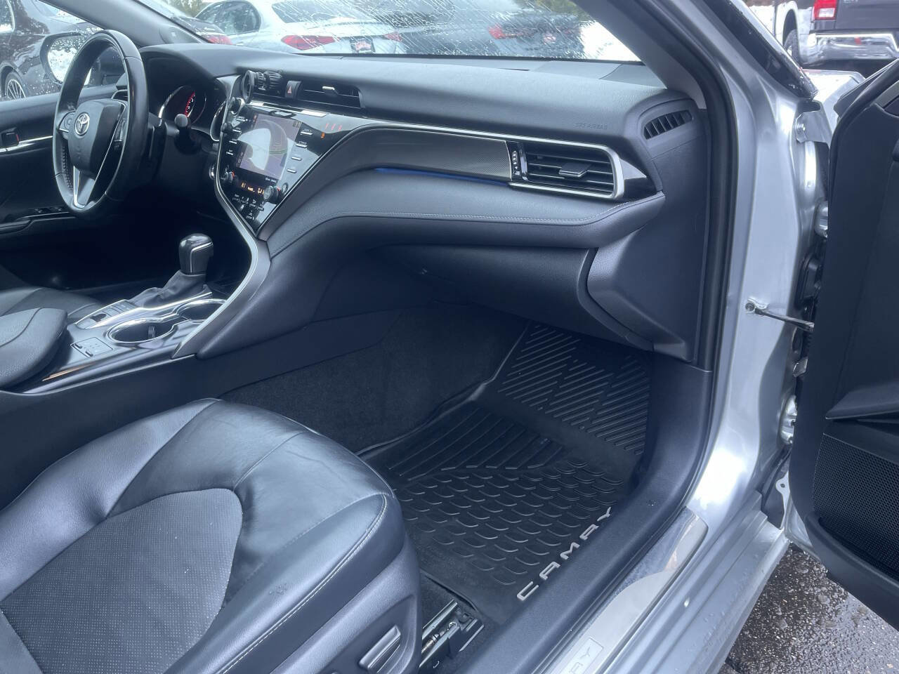 Used 2020 Toyota Camry XSE image 10