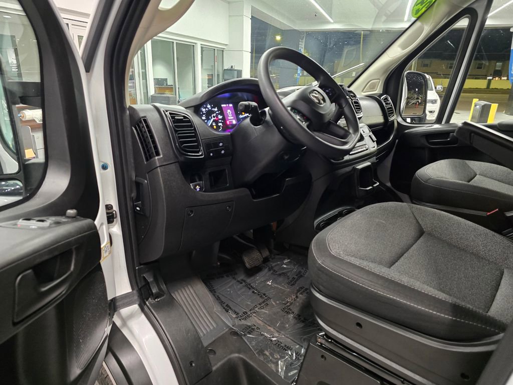 Used 2024 RAM ProMaster 2500 w/ Convenience Group image 15