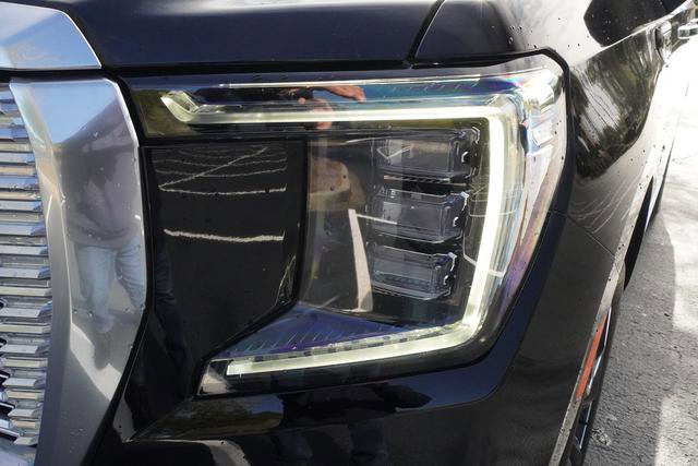 Used 2024 GMC Yukon Denali w/ Advanced Technology Package AWD/4WD image 37