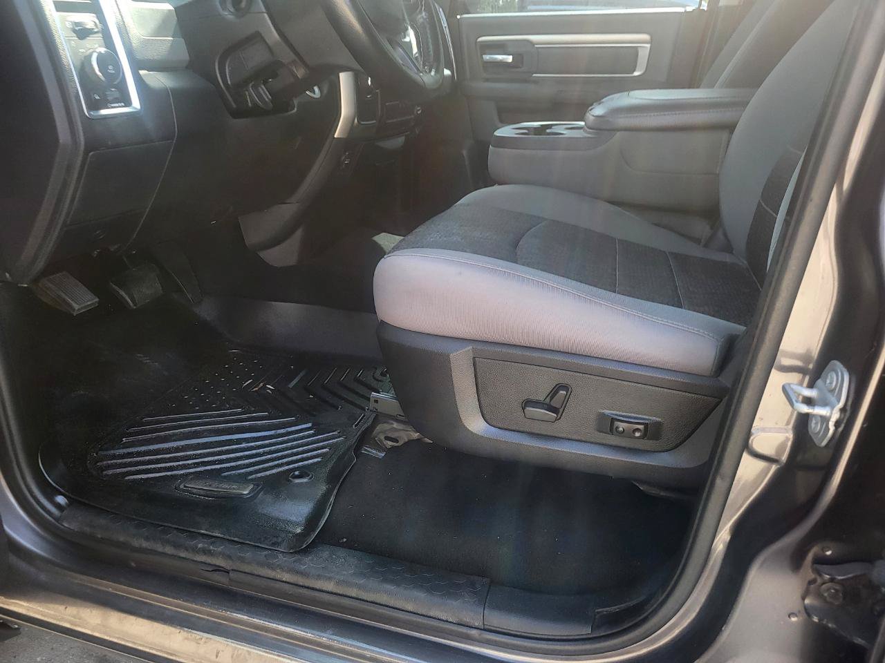 Used 2016 RAM 1500 Big Horn RWD image 57