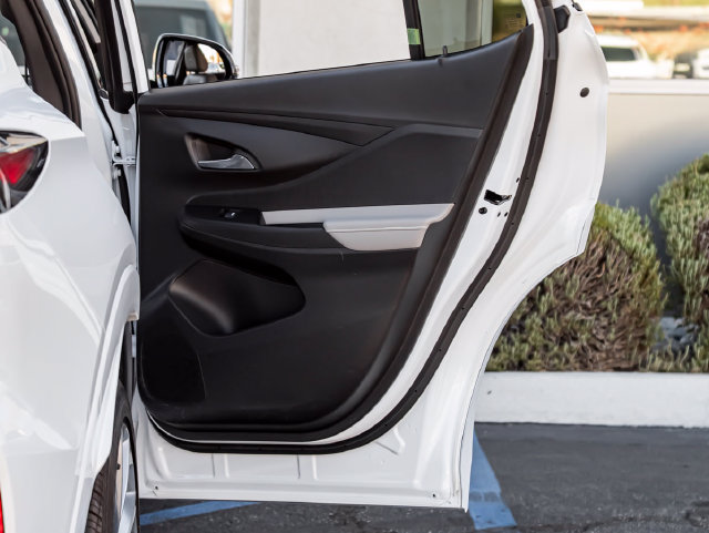 Used 2025 Buick Envista Avenir FWD image 33