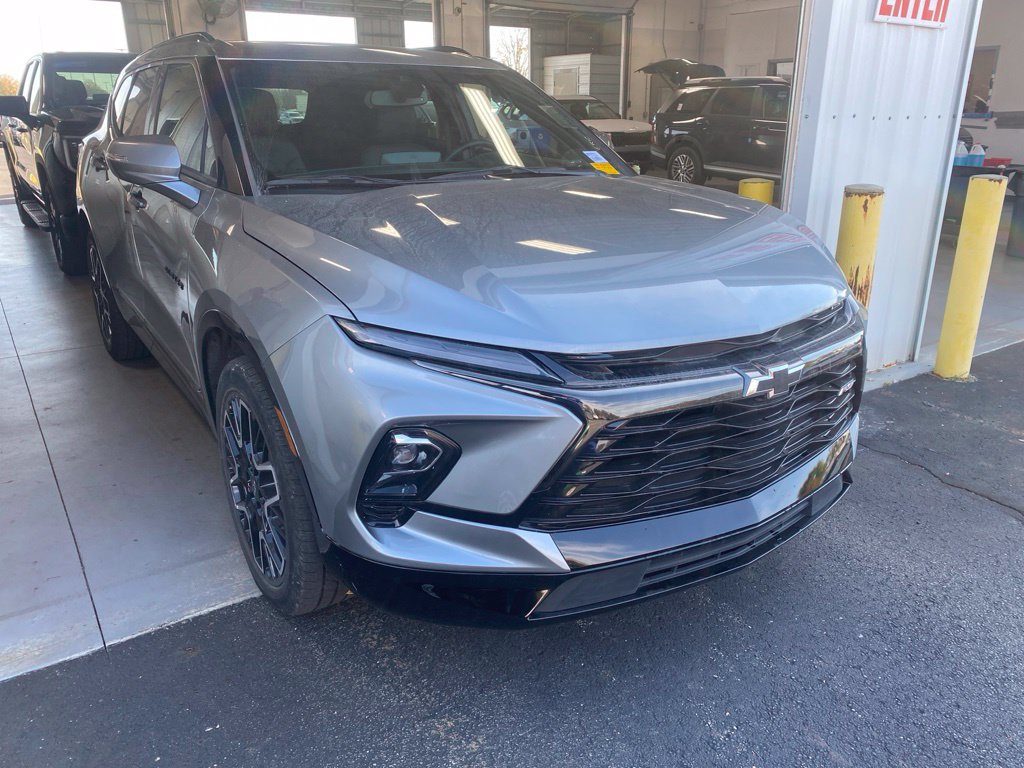 Used 2024 Chevrolet Blazer RS w/ LPO, Floor Liner Package FWD image 1