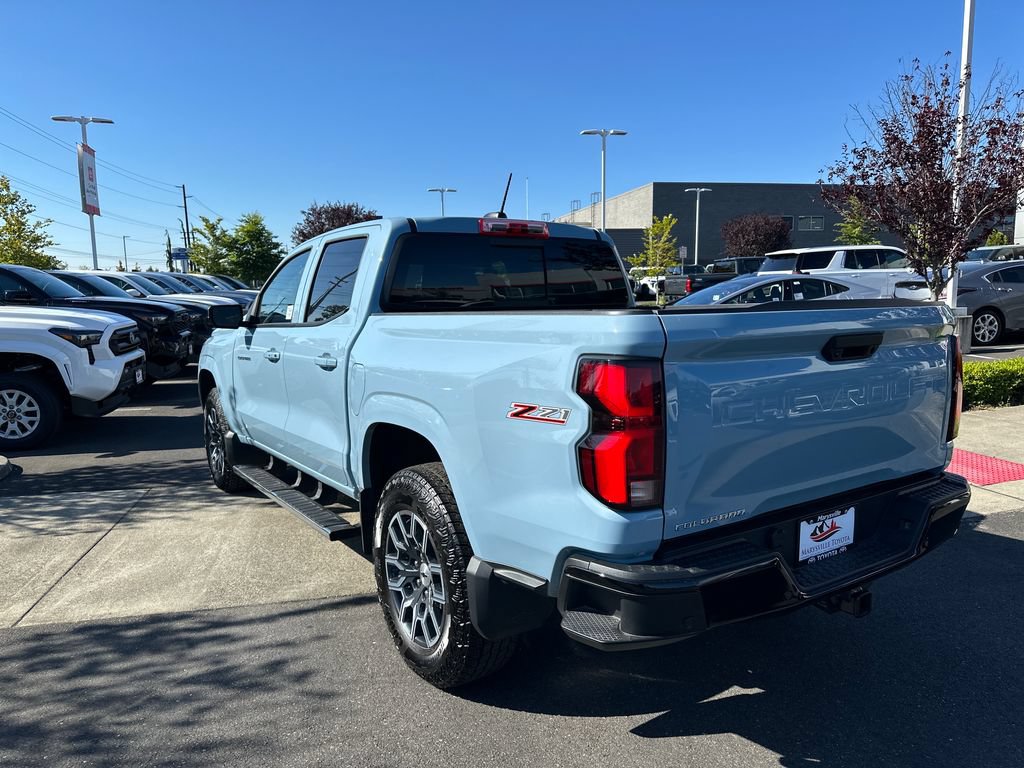 Used 2025 Chevrolet Colorado Z71 w/ Z71 Convenience Package 2 AWD/4WD image 3
