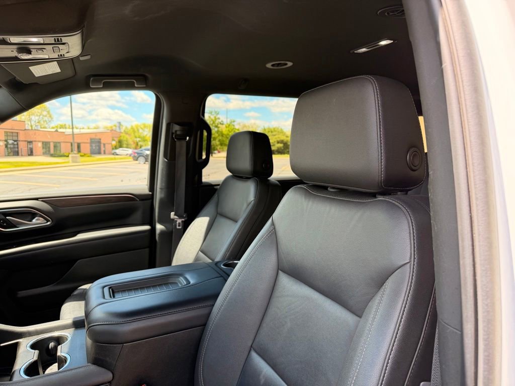 Used 2024 Chevrolet Suburban LT AWD/4WD image 12