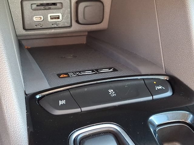 Used 2023 Chevrolet Bolt EUV Premier FWD image 26