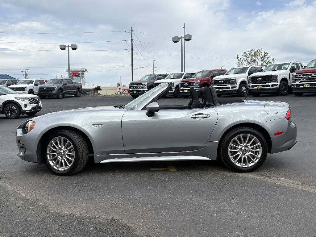 Used 2017 FIAT 124 Spider Classica RWD image 9
