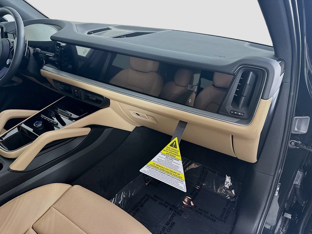 Certified 2026 Porsche Cayenne AWD/4WD image 30