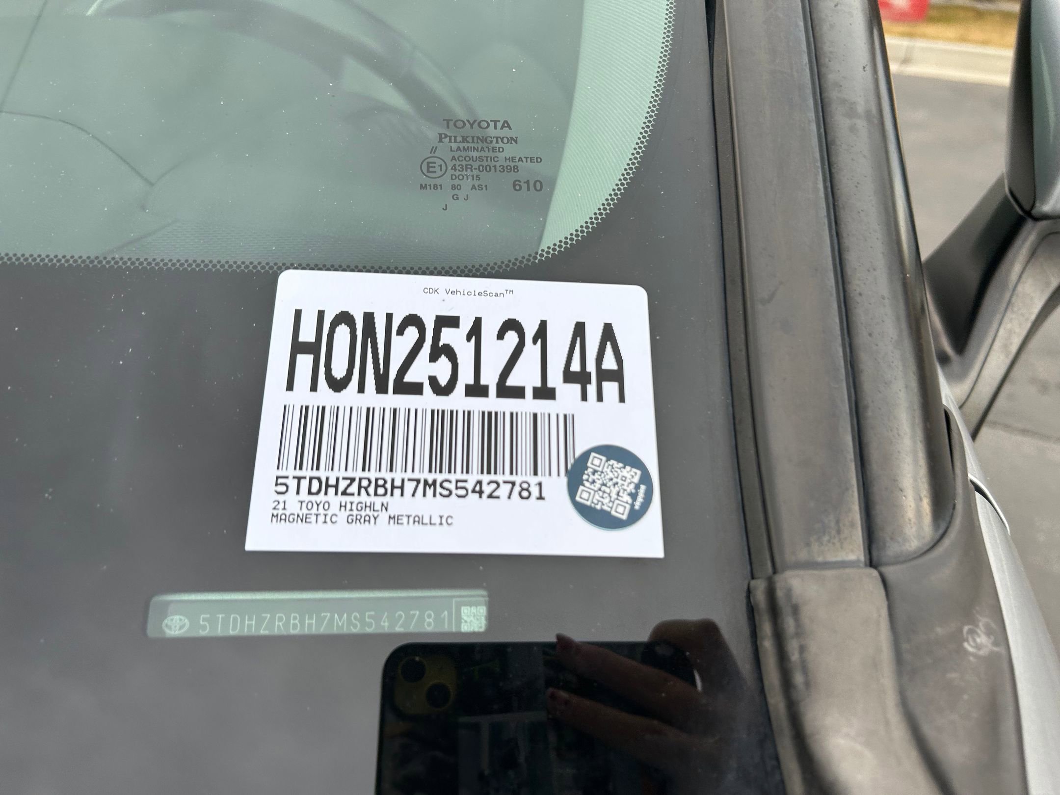 Used 2021 Toyota Highlander XLE image 32