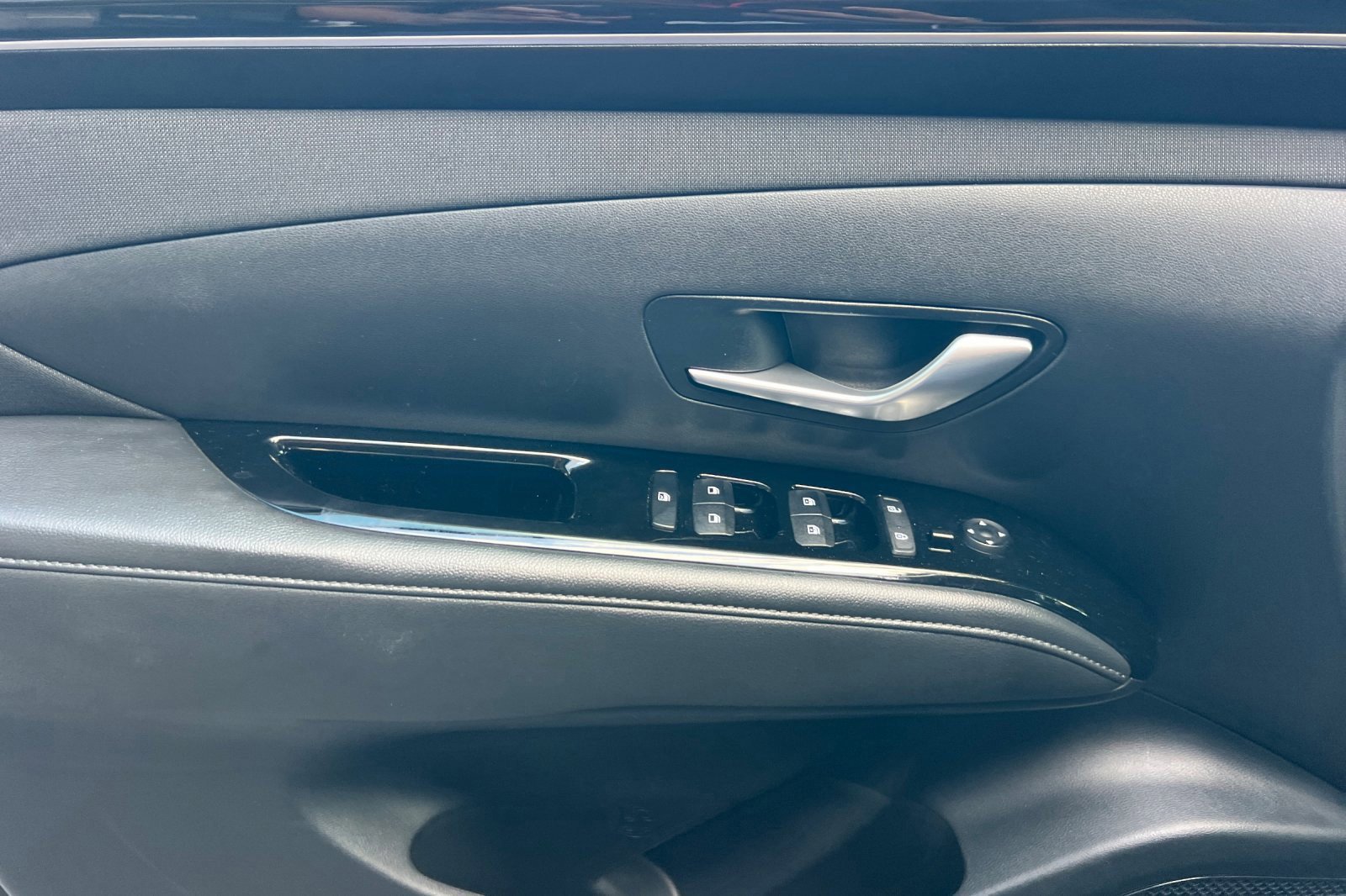 Used 2022 Hyundai Santa Cruz Limited image 11