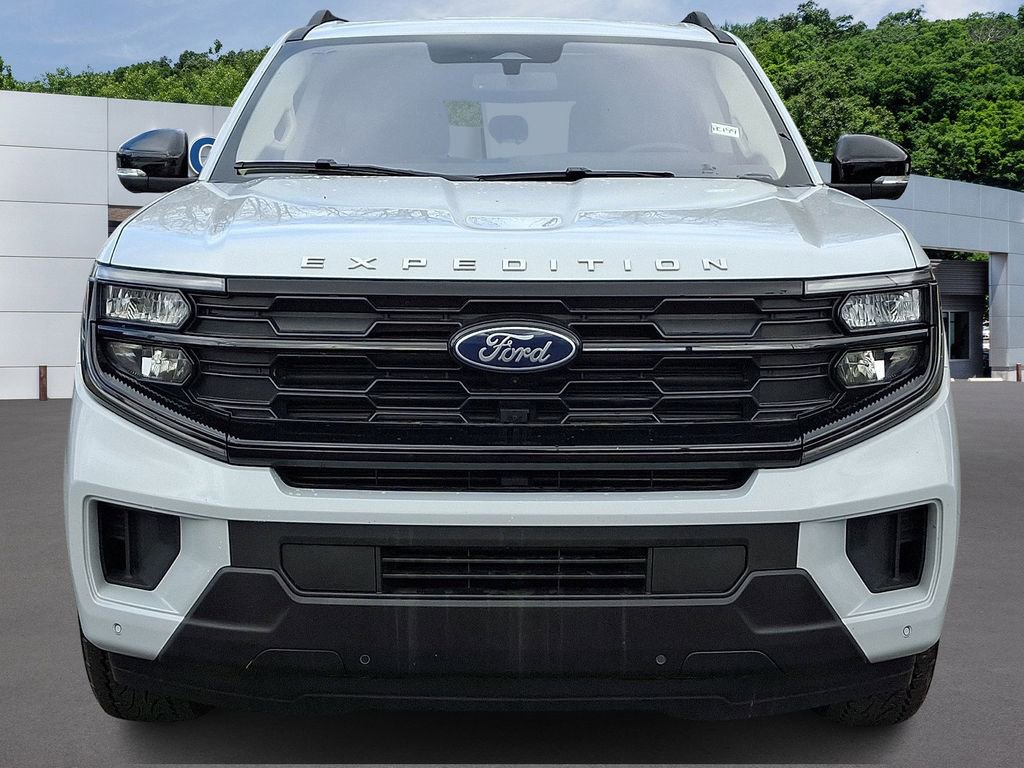 Certified 2025 Ford Expedition Active image 2