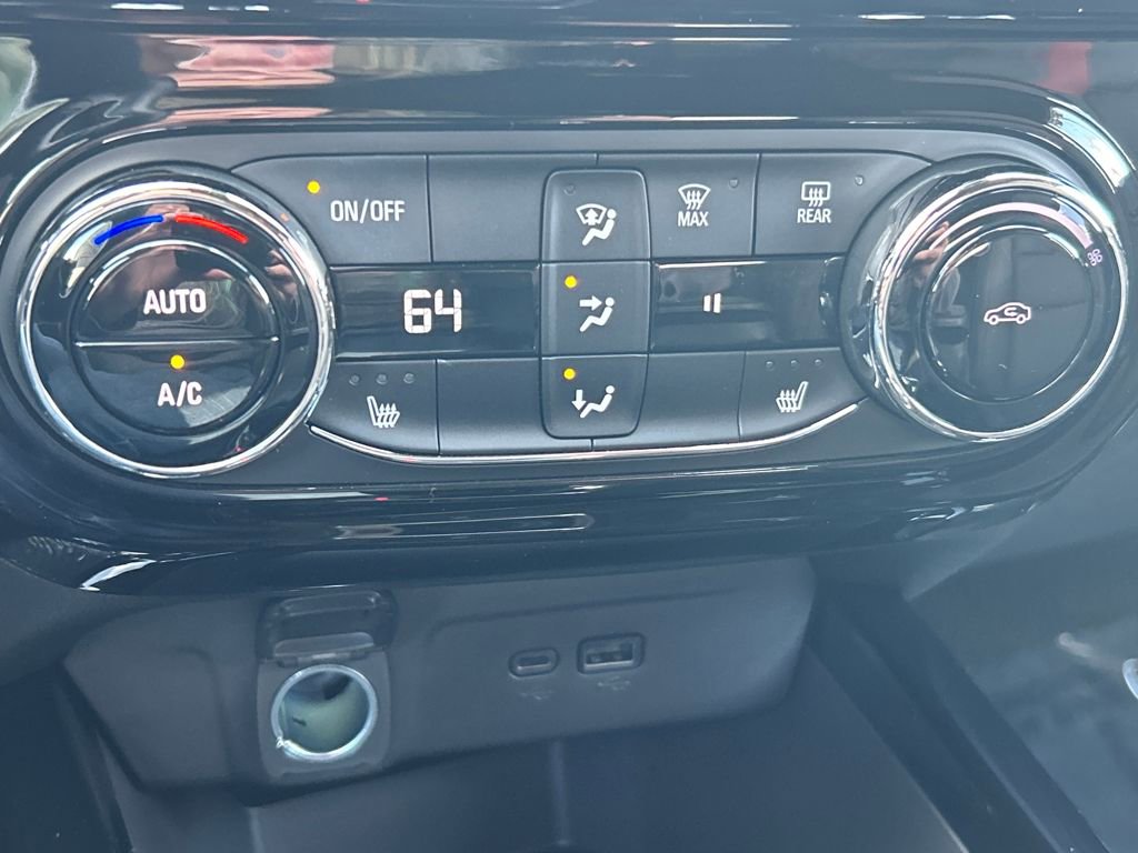 Used 2024 Chevrolet Trax RS w/ Driver Confidence Package image 14