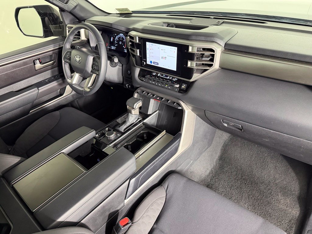 Used 2025 Toyota Sequoia 4WD image 18