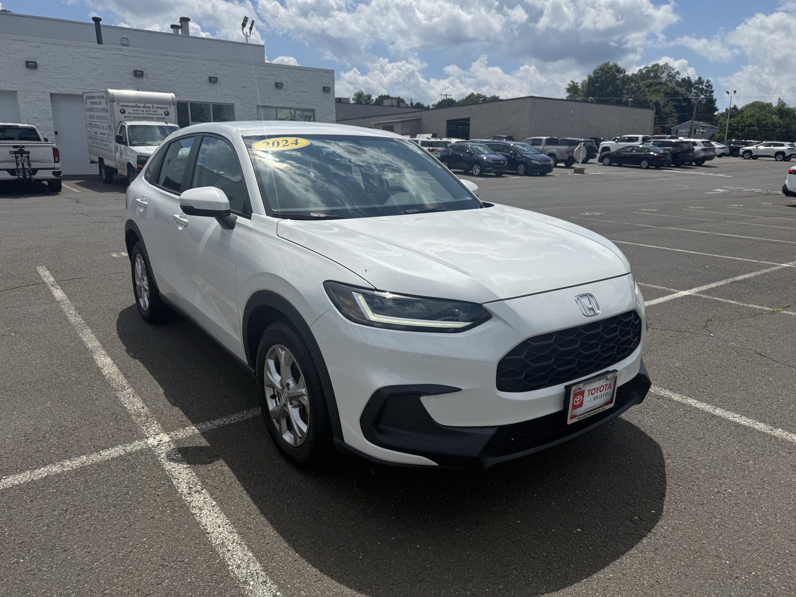 Used 2024 Honda HR-V LX image 1