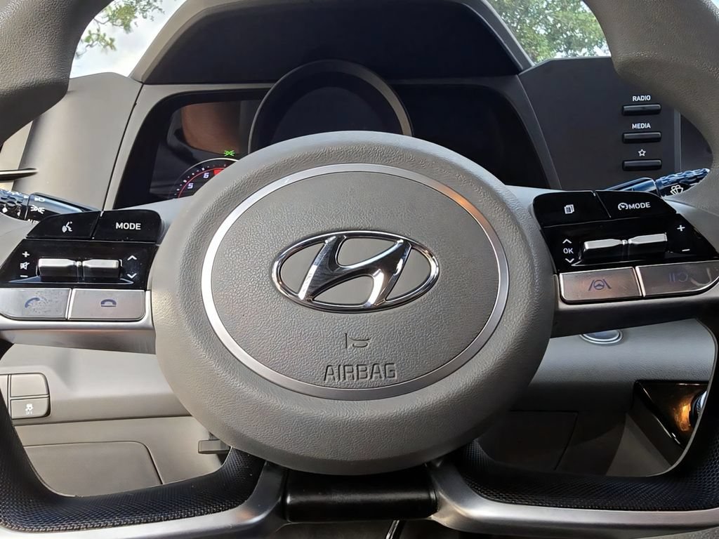 Used 2022 Hyundai Elantra SEL FWD image 33